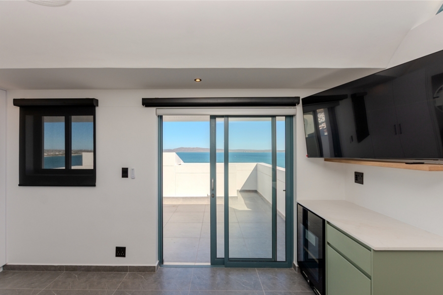 5 Bedroom Property for Sale in Mykonos Western Cape